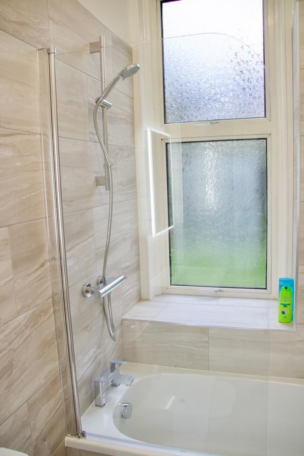 2 Bedroom Flat Off Leith Walk Accommodates 7 Edimburgo Exterior foto