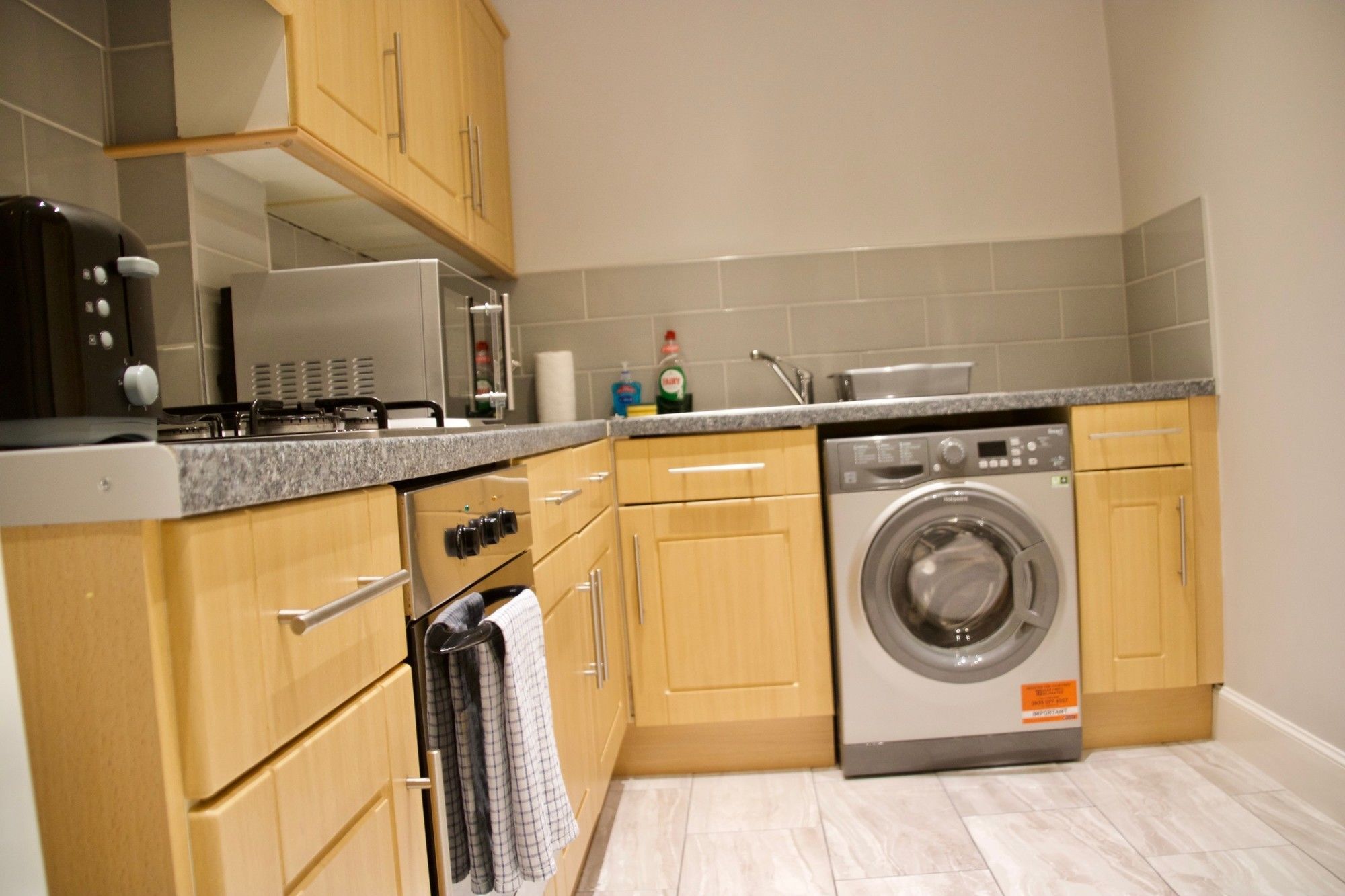 2 Bedroom Flat Off Leith Walk Accommodates 7 Edimburgo Exterior foto